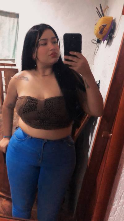 Antonella 22 ans Maracay Venezuela