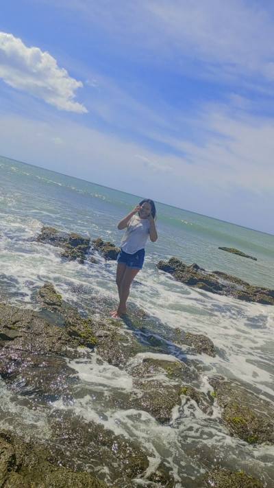 Adri 18 años Nueva Esparta  Venezuela