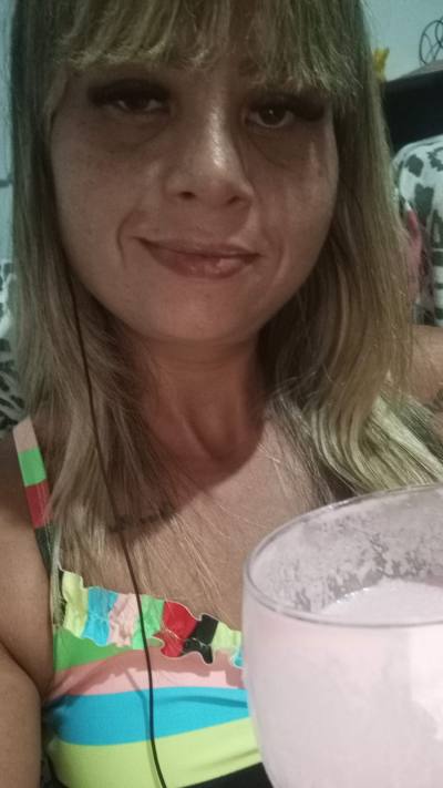 Caroline 32 años São Paulo  Brésil