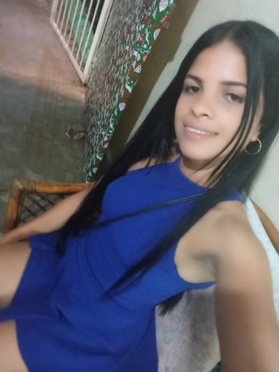 Nathaly 24 años Valencia  Venezuela