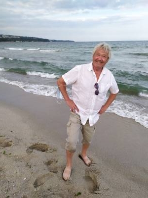 Karl 71 años Medovo 