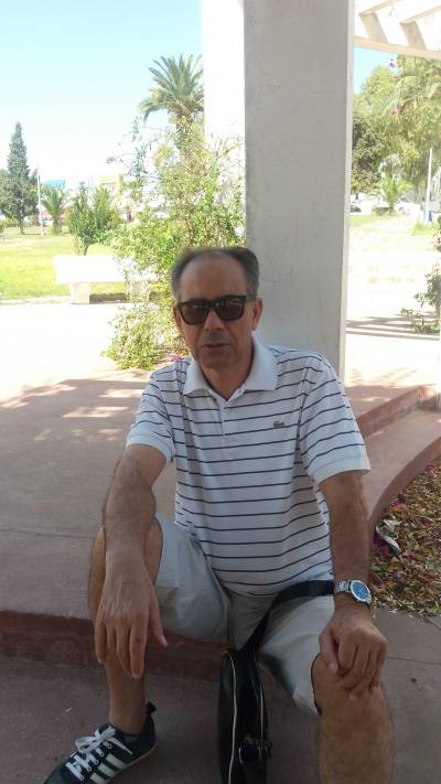 Hamda 69 años Tunis Tunisie