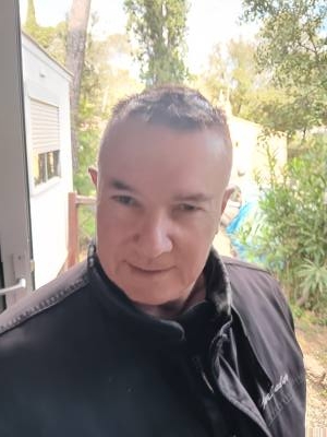 Bertrand 63 años Frejus France