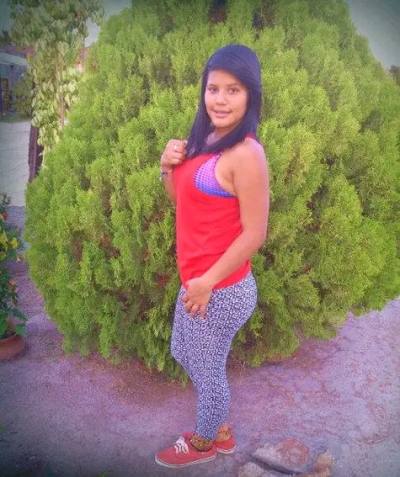 Andrea 24 años Valencia  Venezuela
