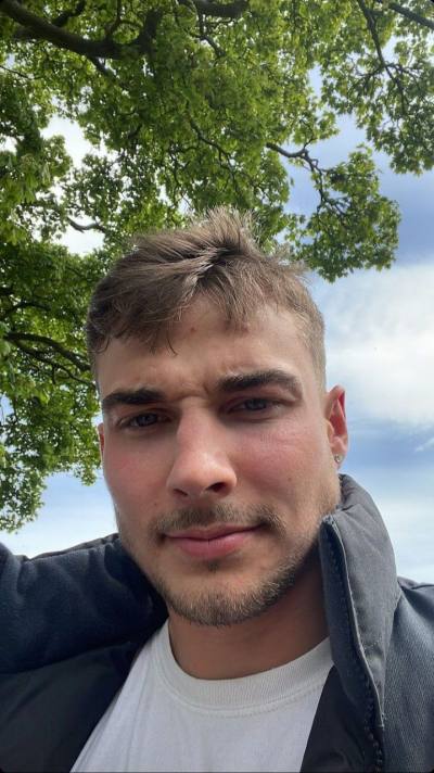 Lucas 27 ans  Pakistan