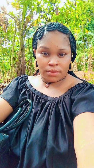Monique 29 Jahre Obala  Kamerun